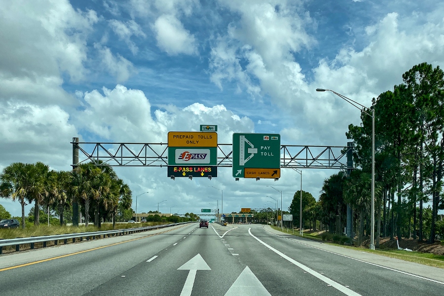 Trucker Behaviors That Make Florida Roads More Dangerous for Everyone - The Eberst Law Firm Stuart Gainesville Daytona Florida Truck Accident Personal Injury Attorney